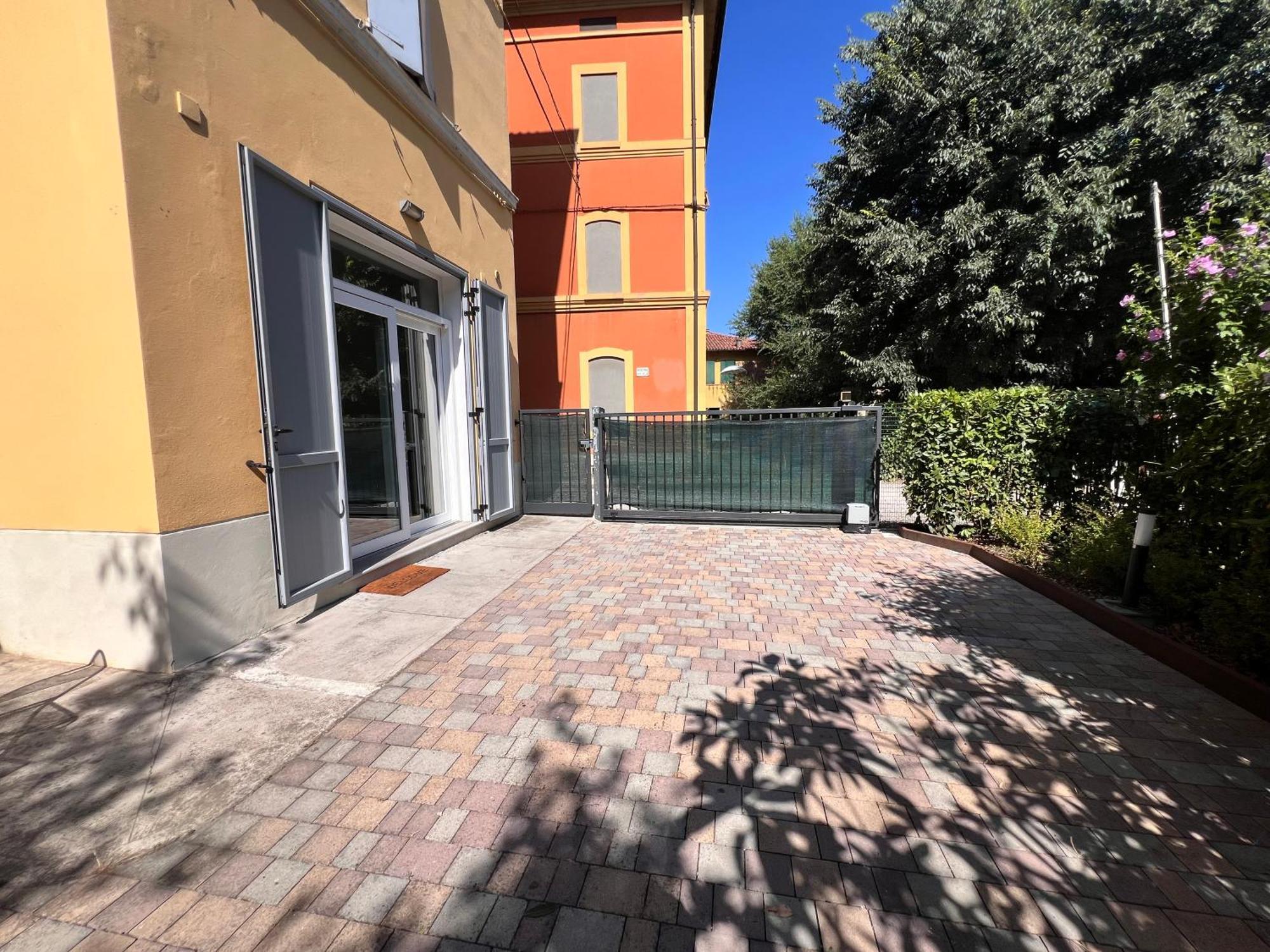 Panigale Deluxe Apartment Bologna Bagian luar foto